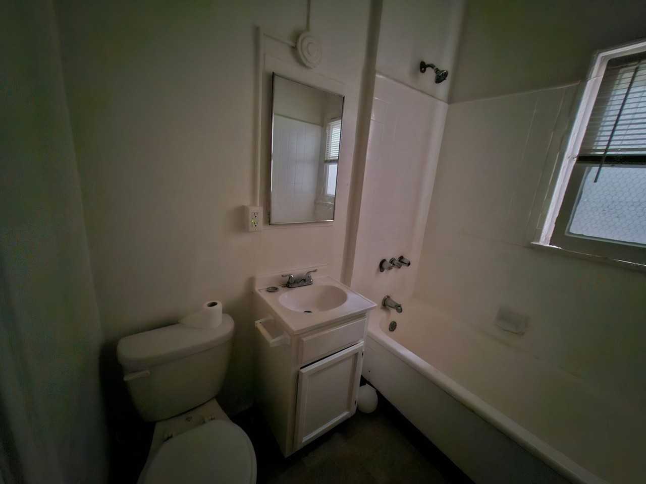 531 South Berendo Street - Photo 3 of 13