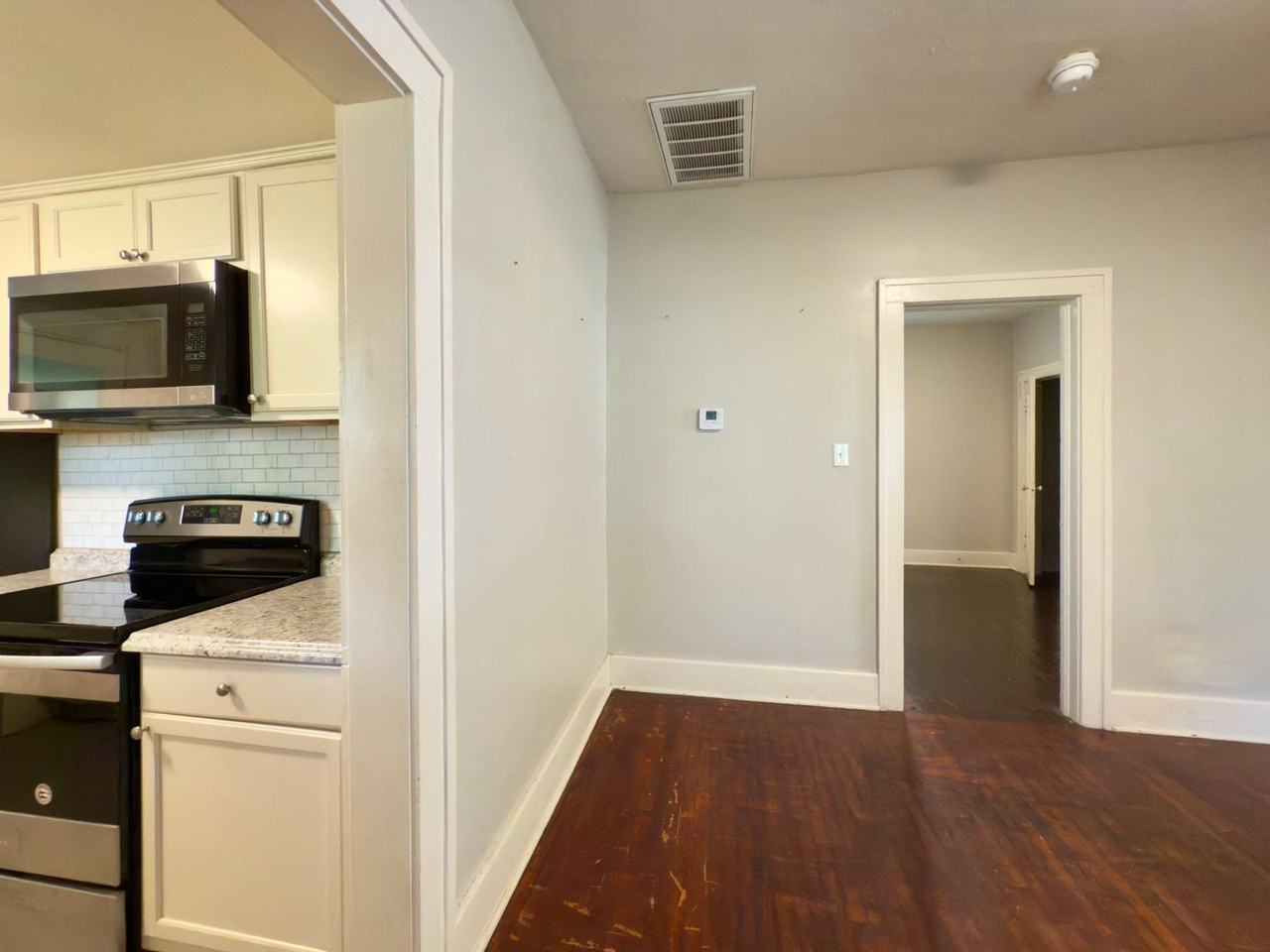 419 N Richmond Ave - Photo 3 of 15