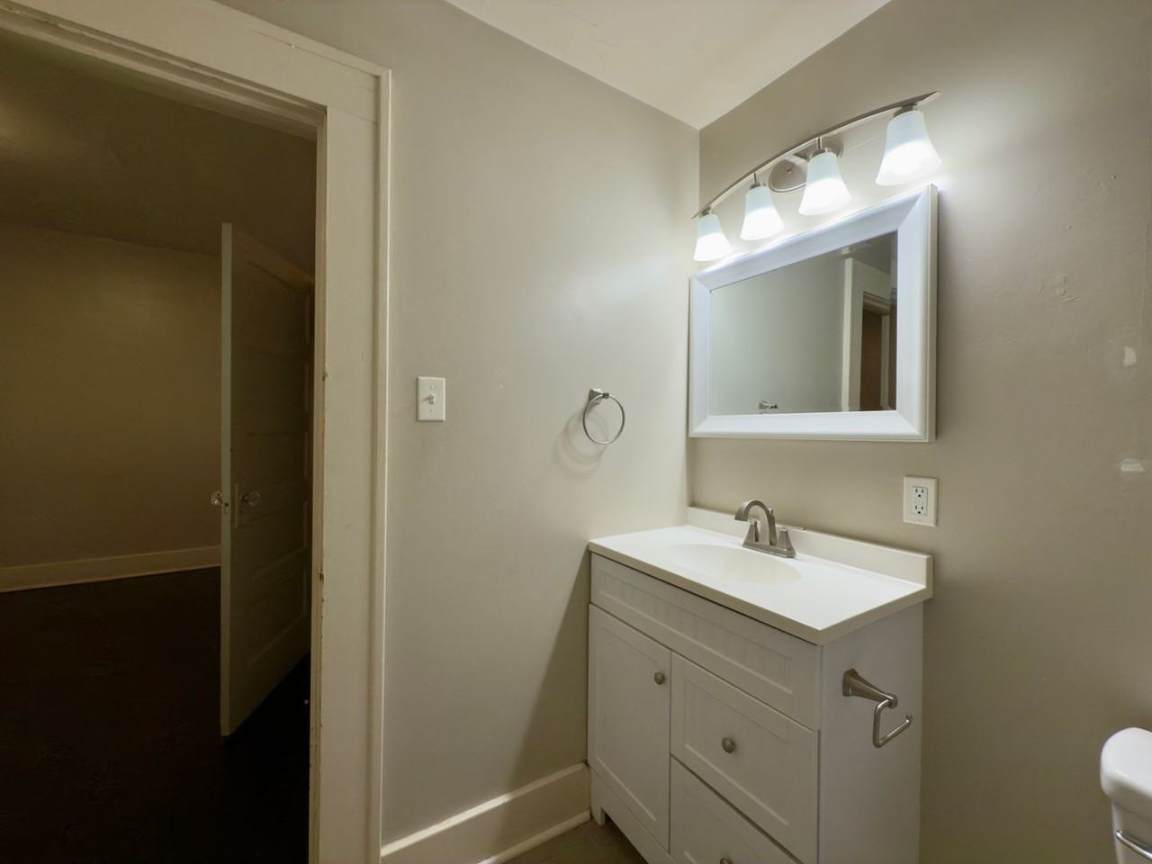 419 N Richmond Ave - Photo 7 of 15