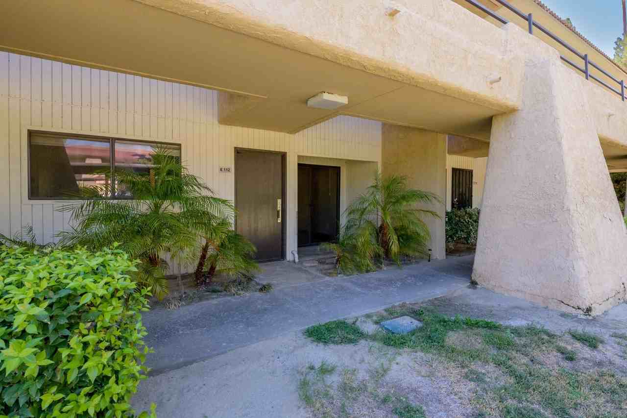 2822 N Auburn Ct - Photo 2 of 18