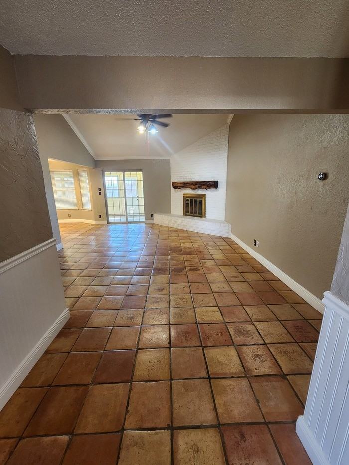 5121 Reeves Cir - Photo 3 of 30