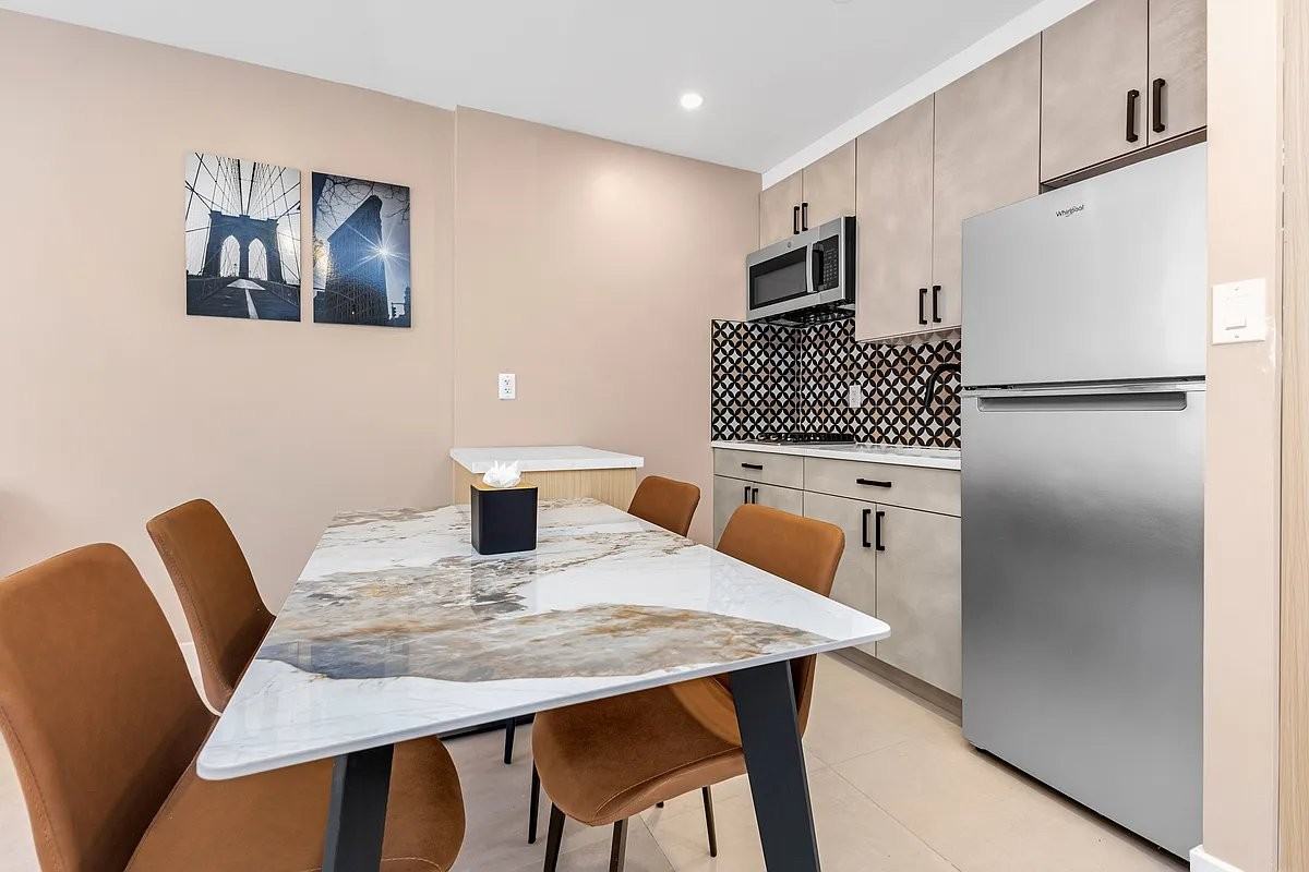 32 Rutgers St #6A - Photo 3 of 5