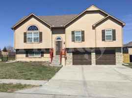 featured image of 2004 Parkview Dr