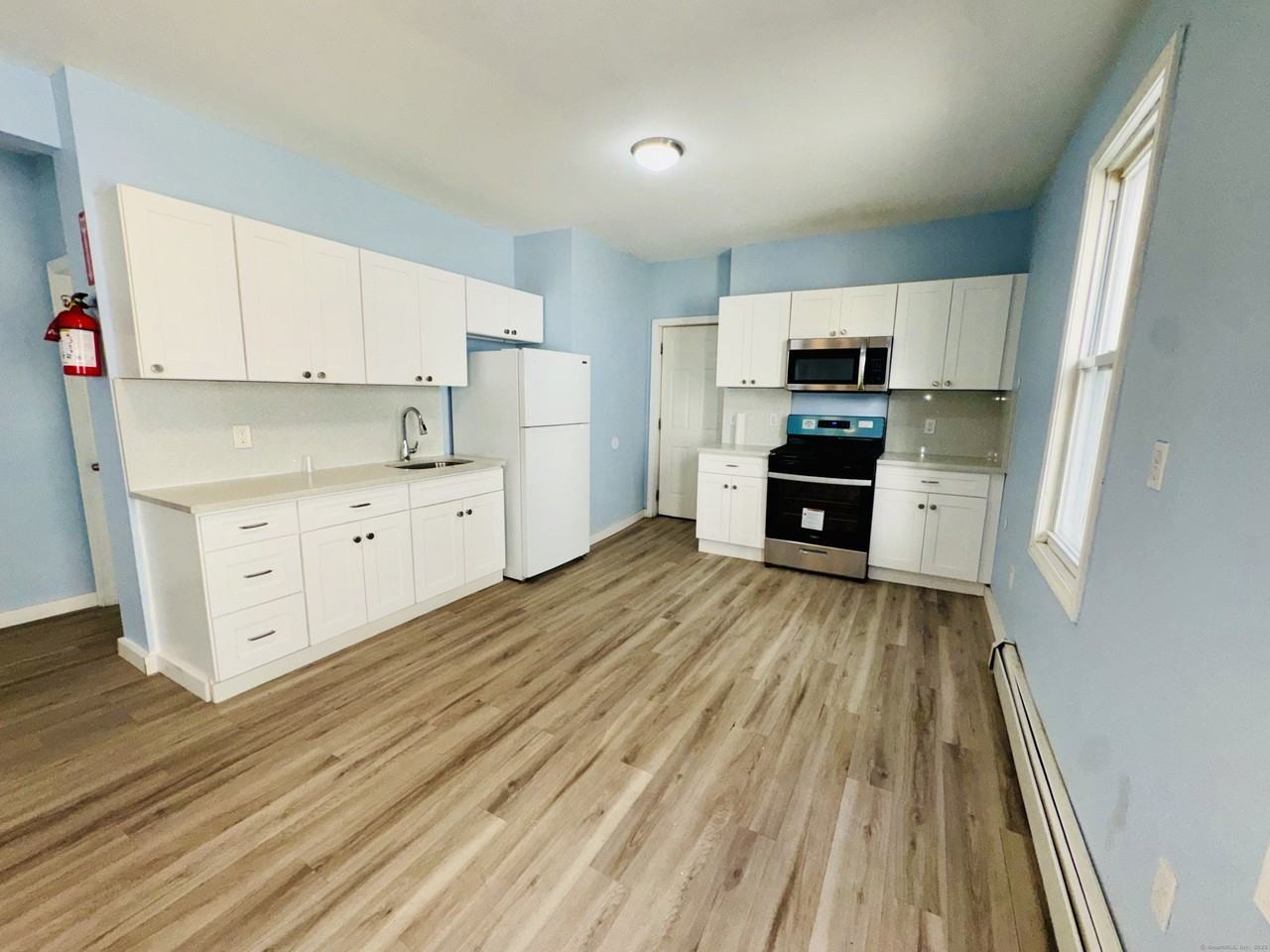 898 Hancock Ave #1 - Photo 6 of 9