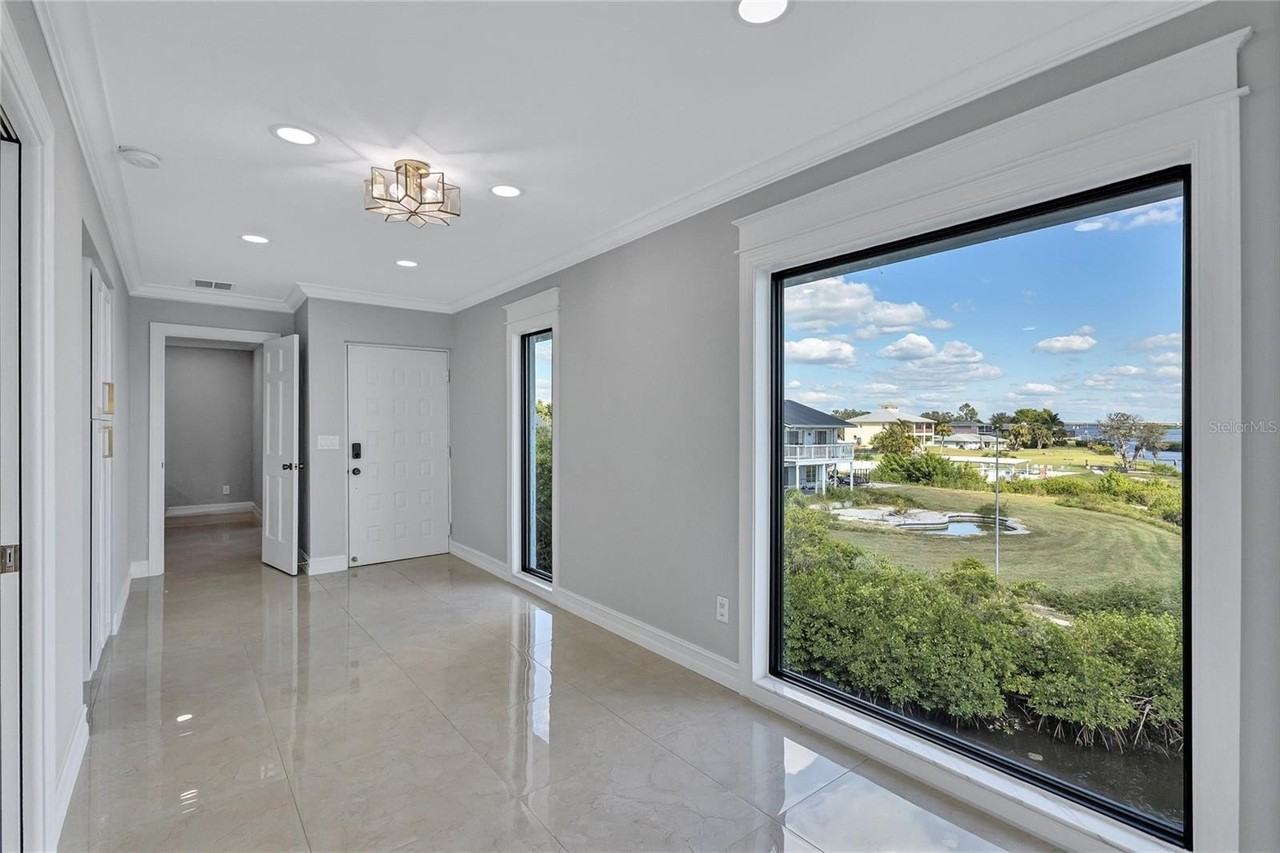 4403 7th St E #4 - Photo 3 of 20