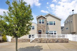 featured image of 81 Barnes St #1