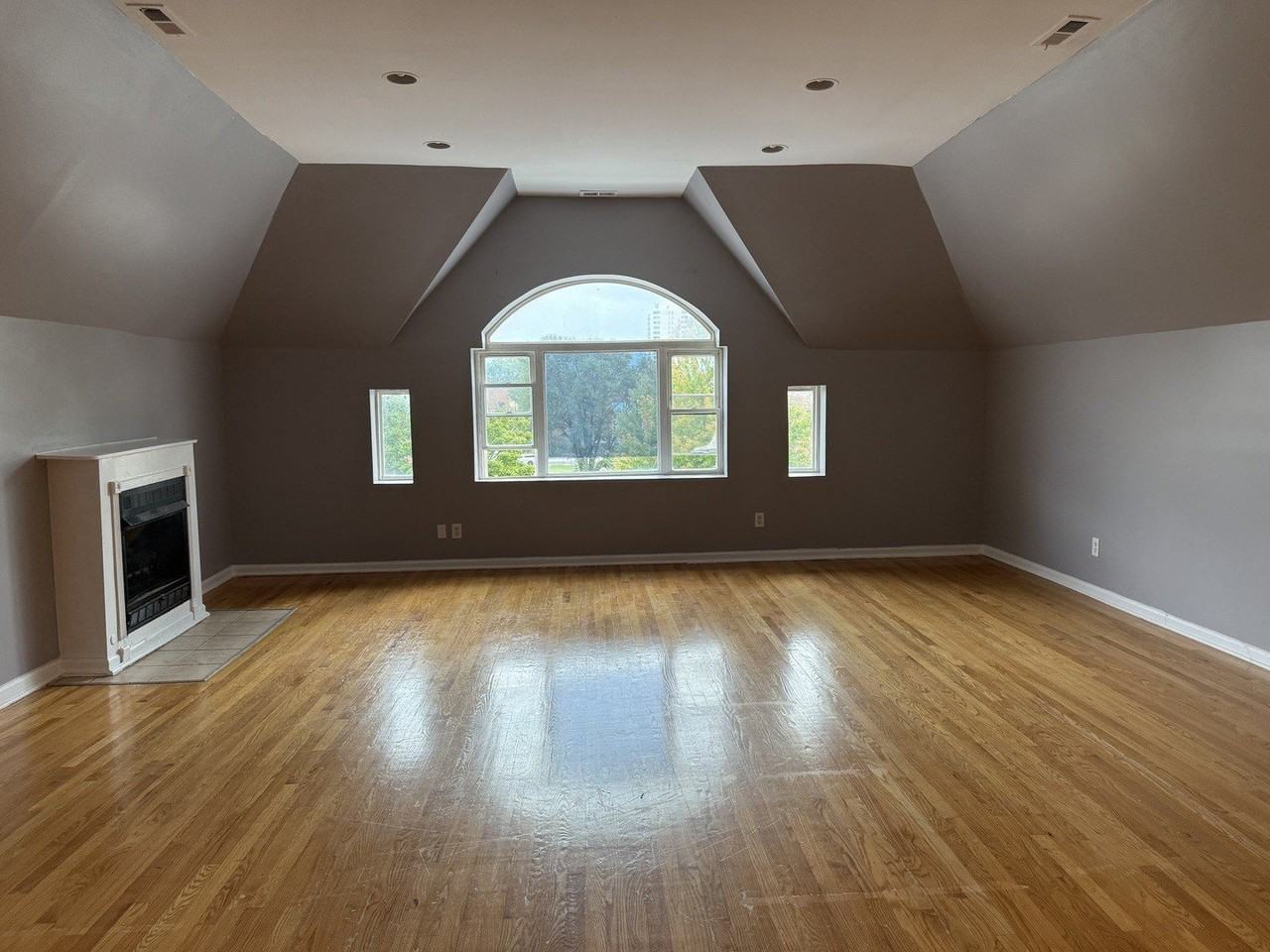 3740 S Michigan Ave #3 - Photo 2 of 10