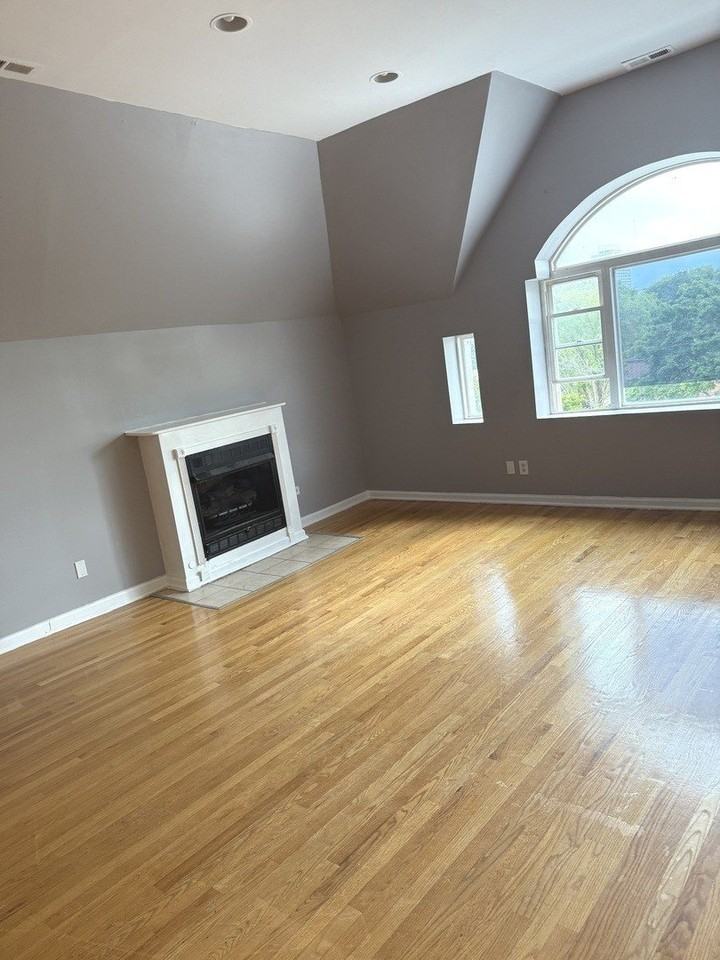 3740 S Michigan Ave #3 - Photo 3 of 10