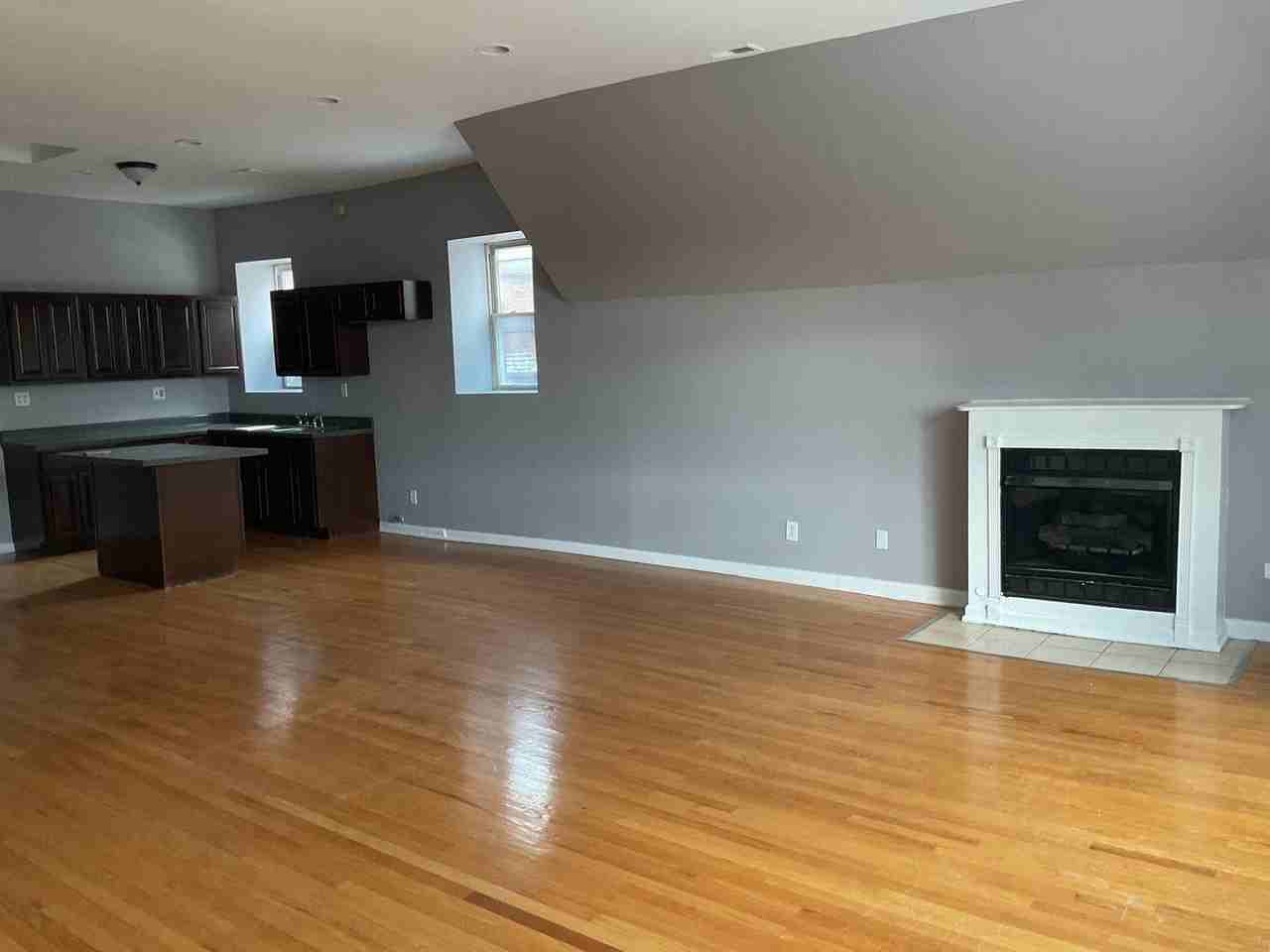 3740 S Michigan Ave #3 - Photo 4 of 10