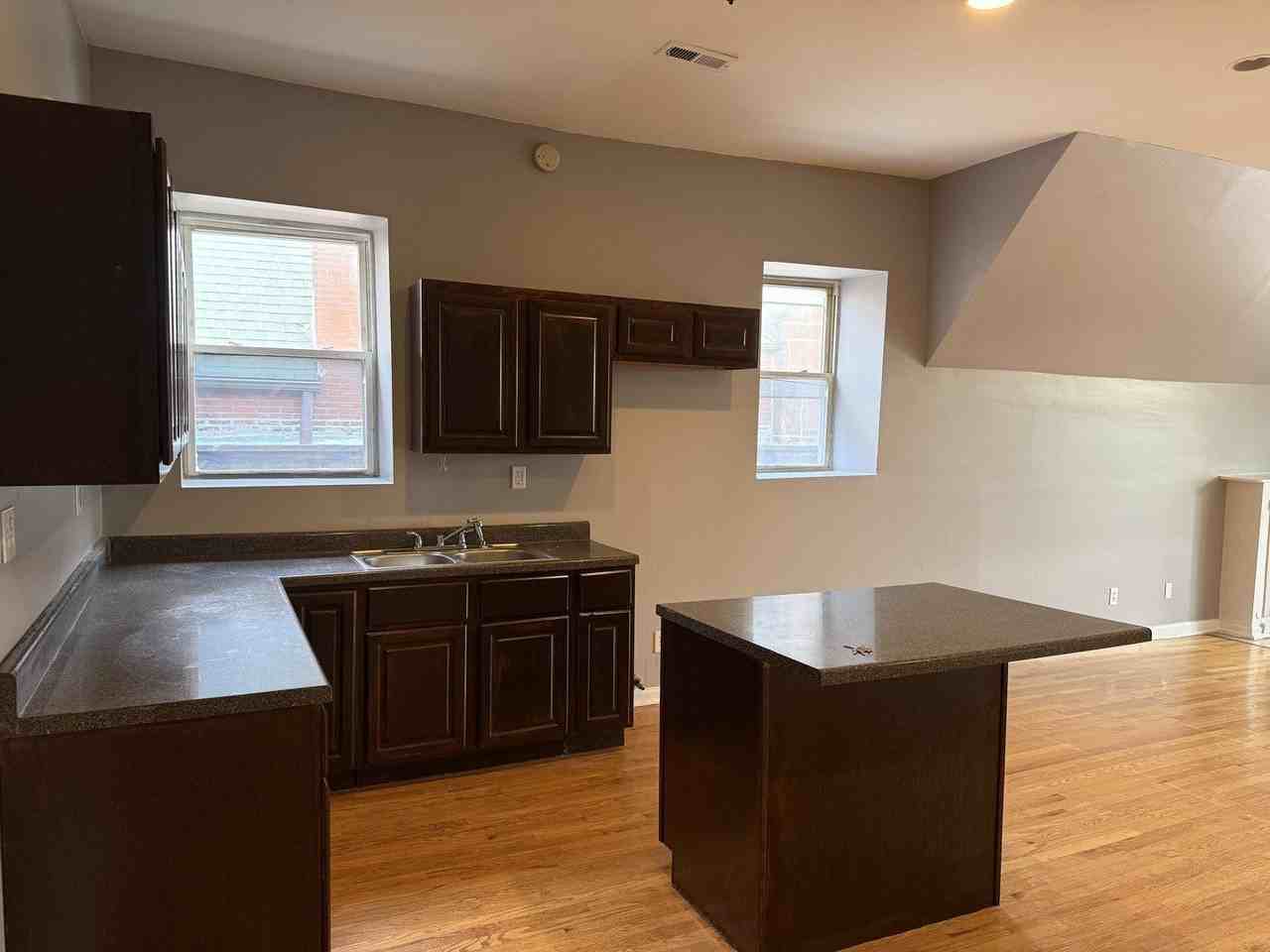 3740 S Michigan Ave #3 - Photo 6 of 10