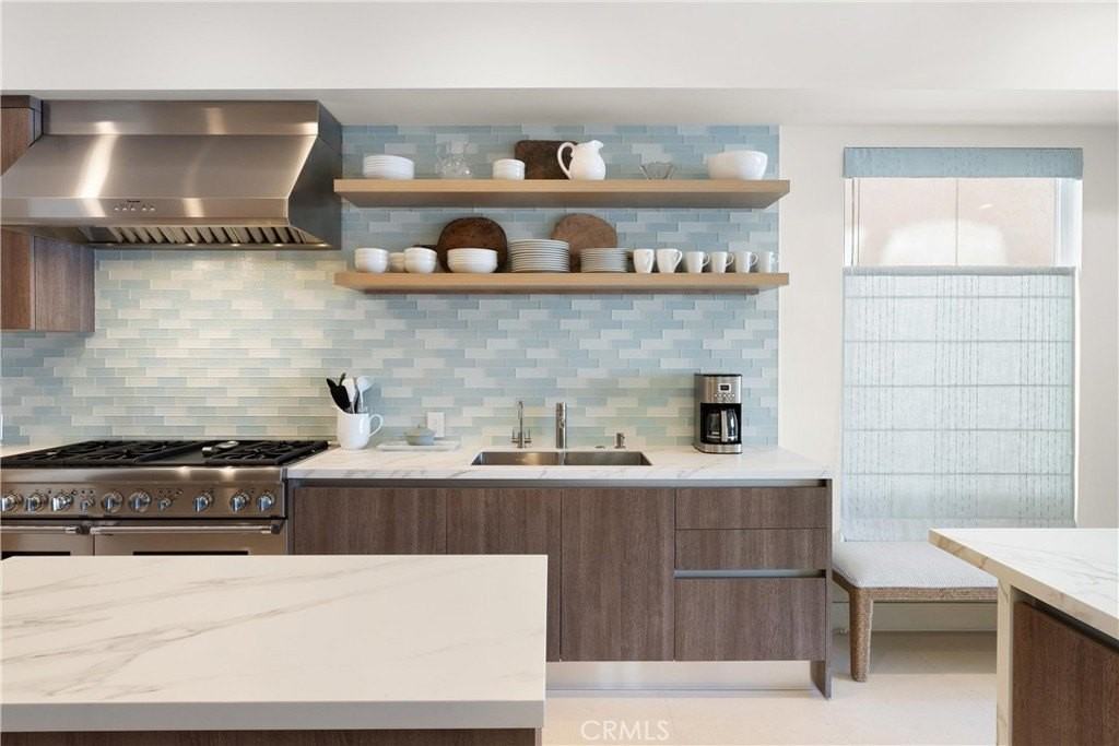 3306 Marcus Ave - Photo 3 of 37