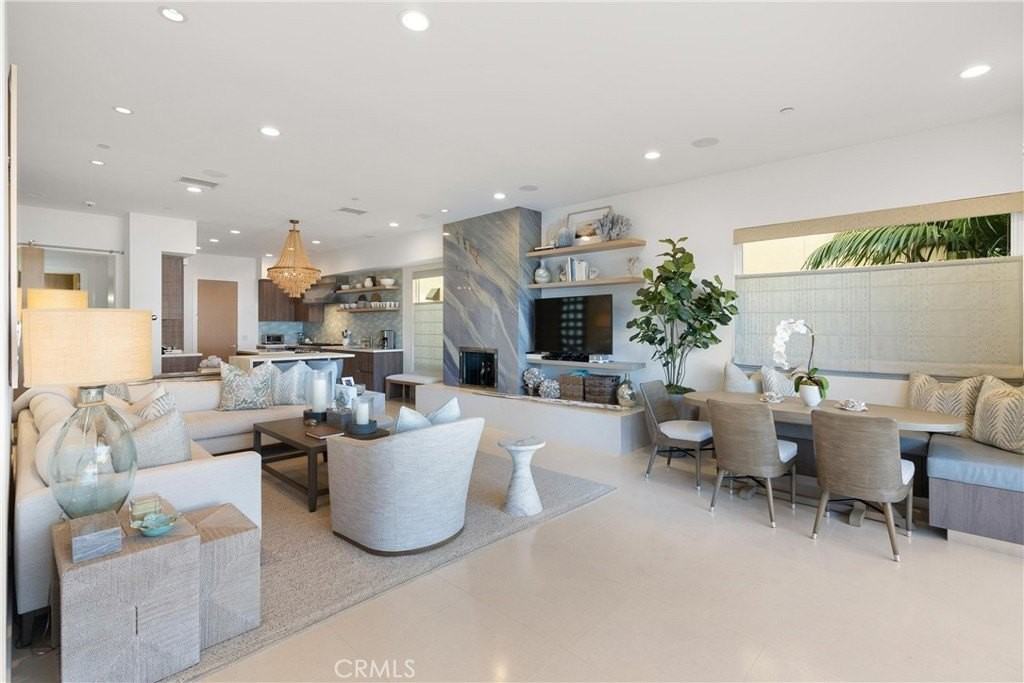 3306 Marcus Ave - Photo 7 of 37