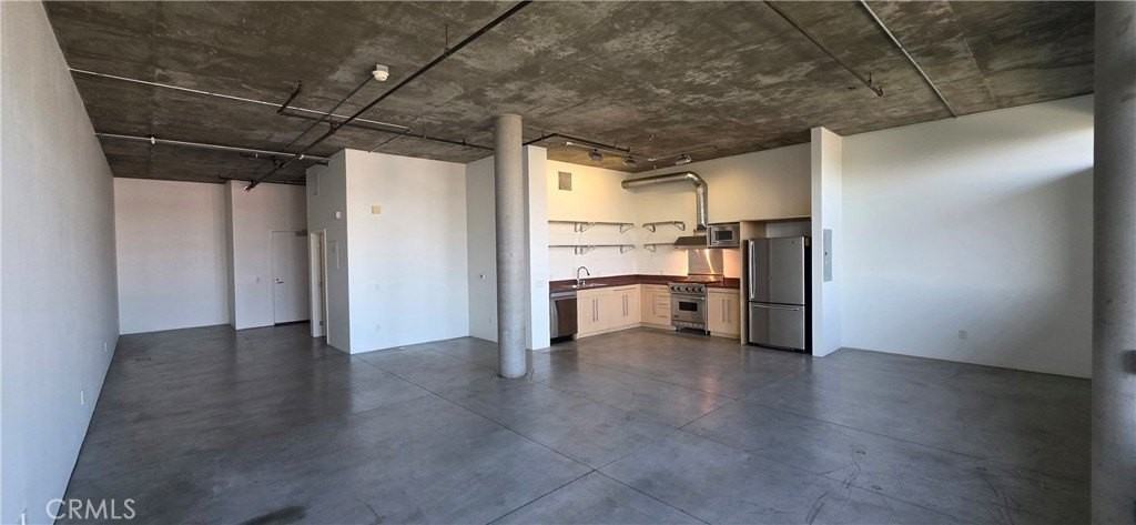 835 Locust Ave #521 - Photo 4 of 18