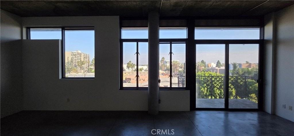 835 Locust Ave #521 - Photo 7 of 18