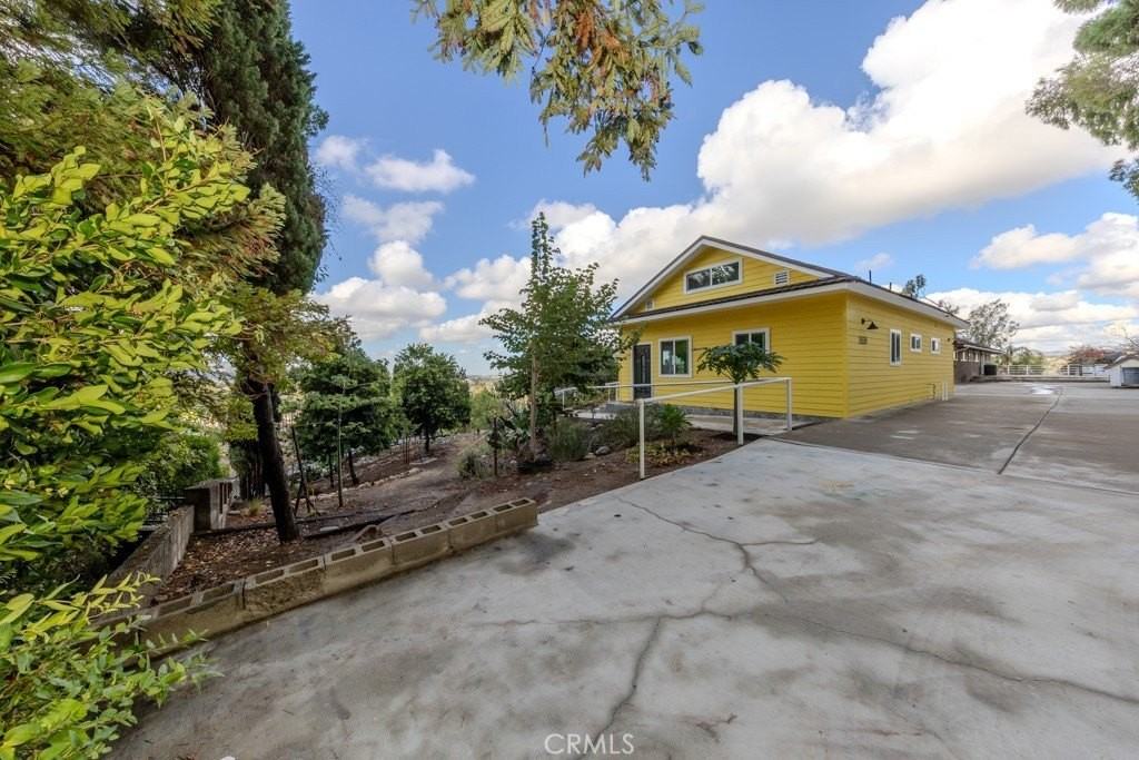 7655 E Silver Dollar Ln - Photo 3 of 47