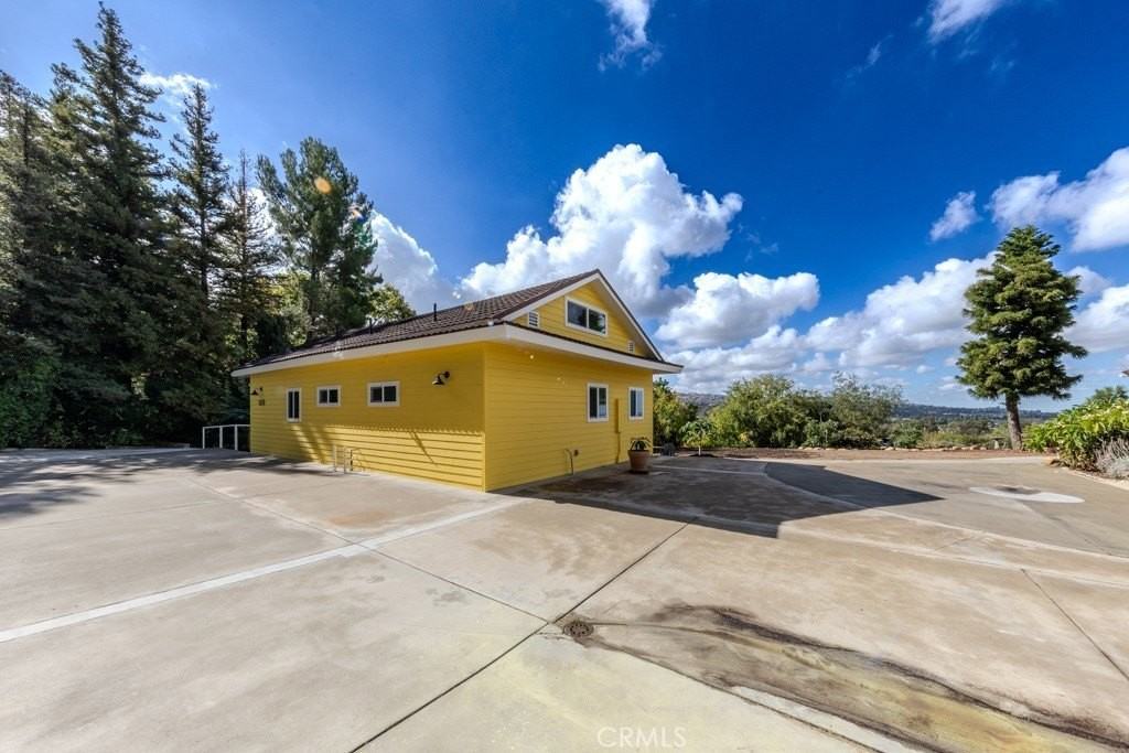 7655 E Silver Dollar Ln - Photo 4 of 47