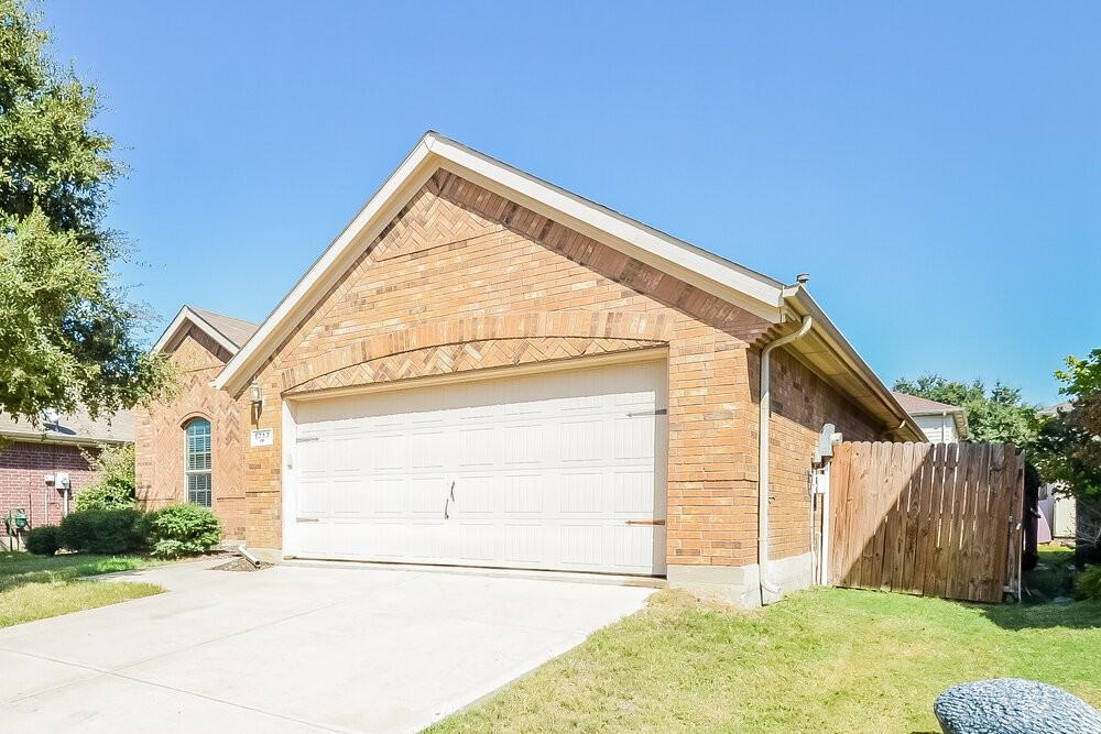 1717 Nightingale Dr - Photo 3 of 16