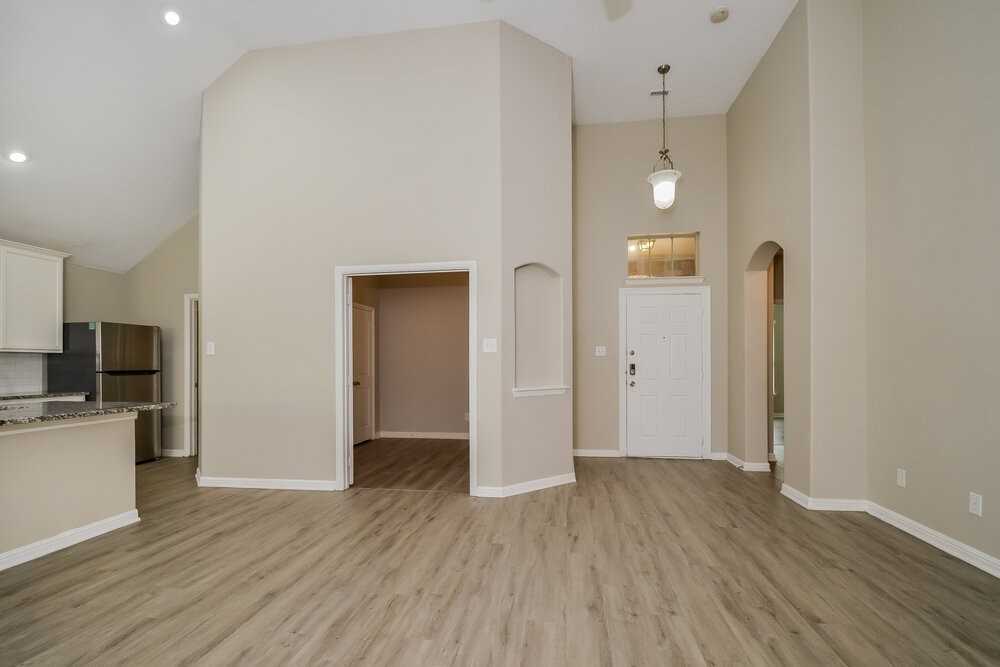 1717 Nightingale Dr - Photo 5 of 16