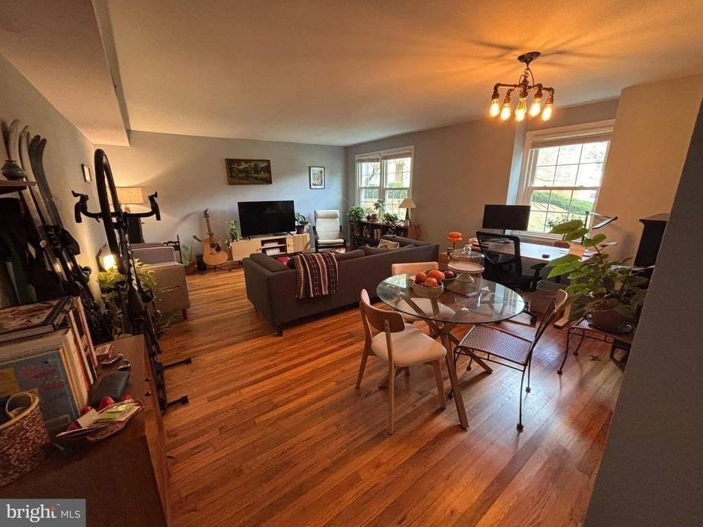 2213 Washington Ave #103 - Photo 2 of 21