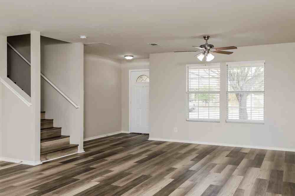 153 N Willow Way - Photo 6 of 17