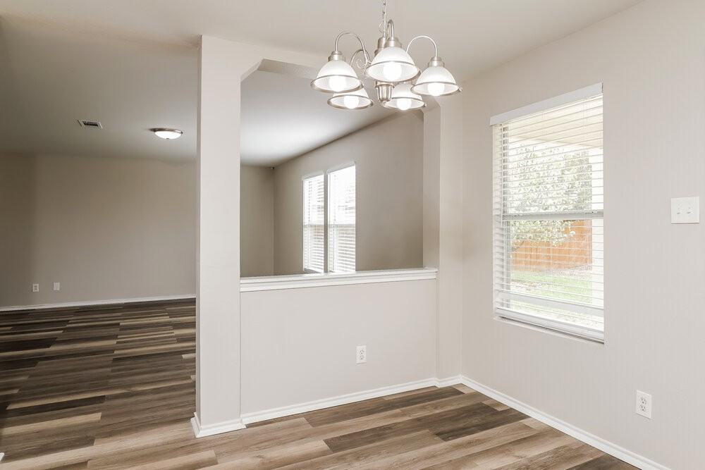 153 N Willow Way - Photo 7 of 17