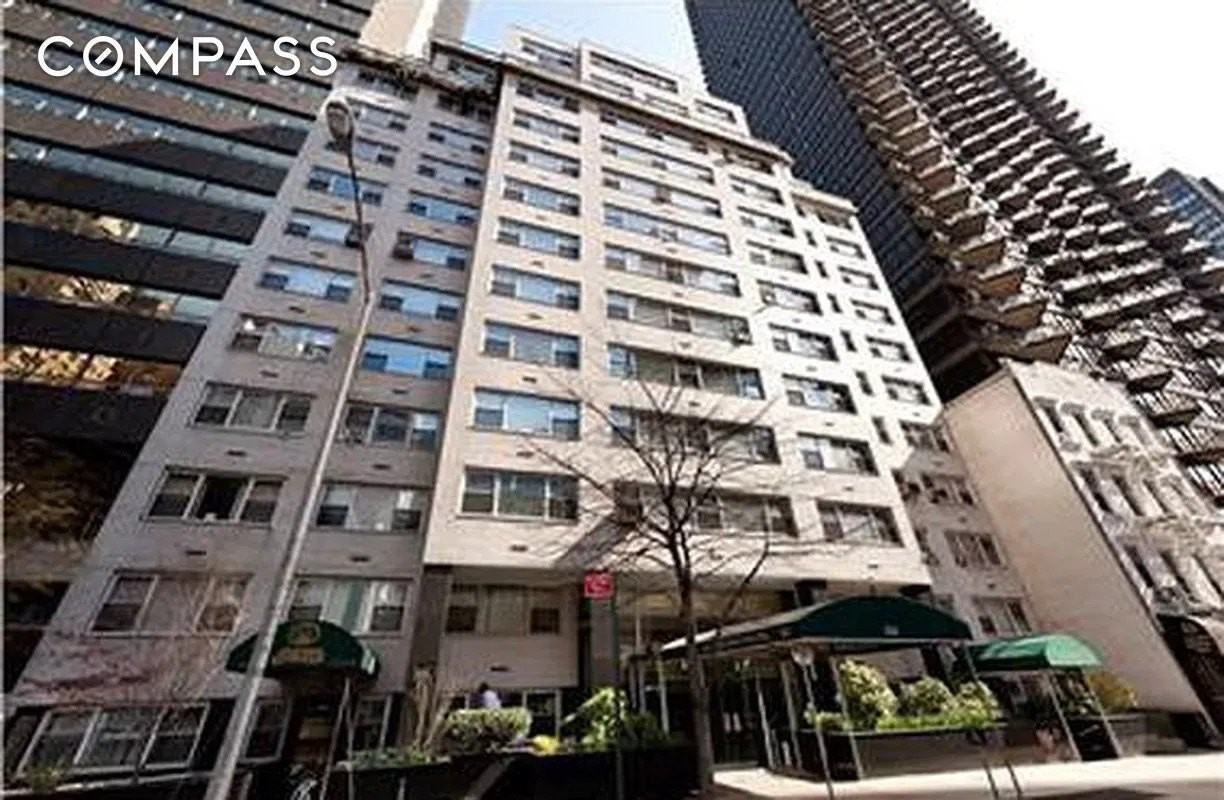 321 East 48th Street #7F - Photo 6 of 6