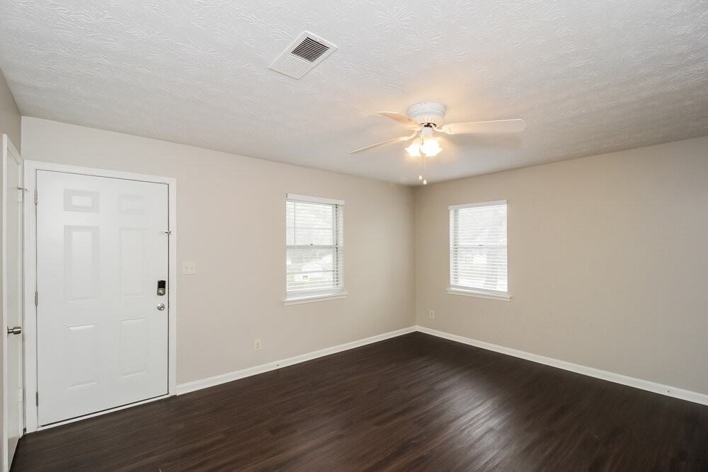 243 Sedgefield Dr - Photo 3 of 16