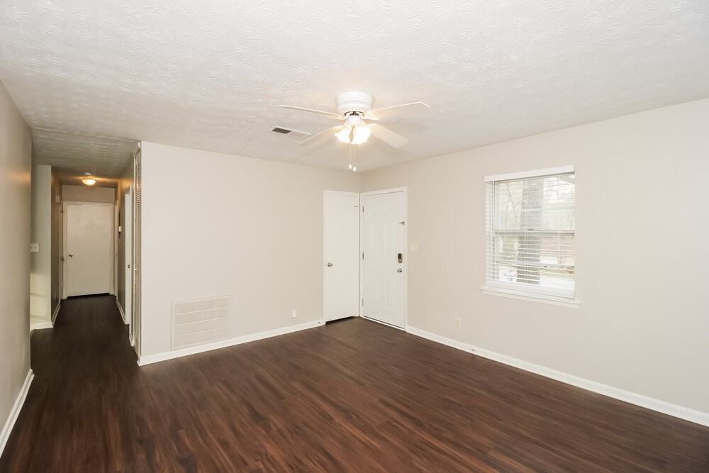 243 Sedgefield Dr - Photo 4 of 16