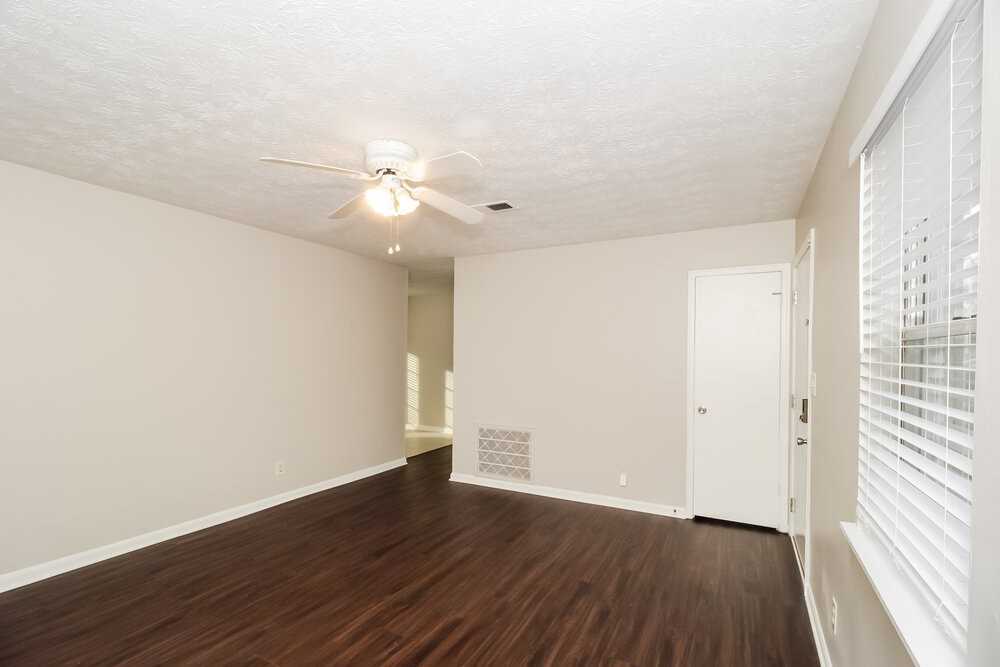 243 Sedgefield Dr - Photo 5 of 16