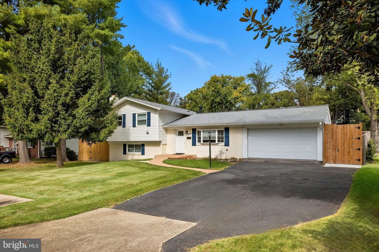 7810 Kalorama Rd - Photo 3 of 39