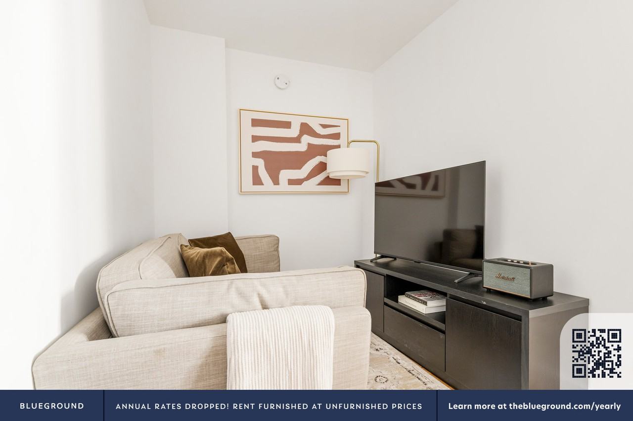 230 East 44th Street - Photo 4 of 23