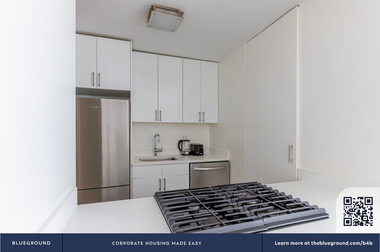 279 East 44th Street - Photo 6 of 31