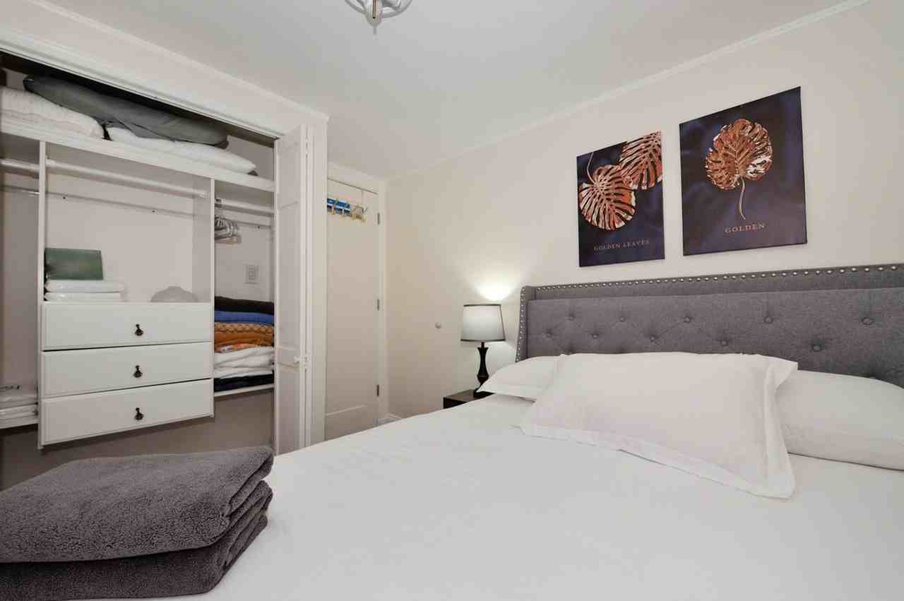 199 Centre St #1323919P - Photo 3 of 12