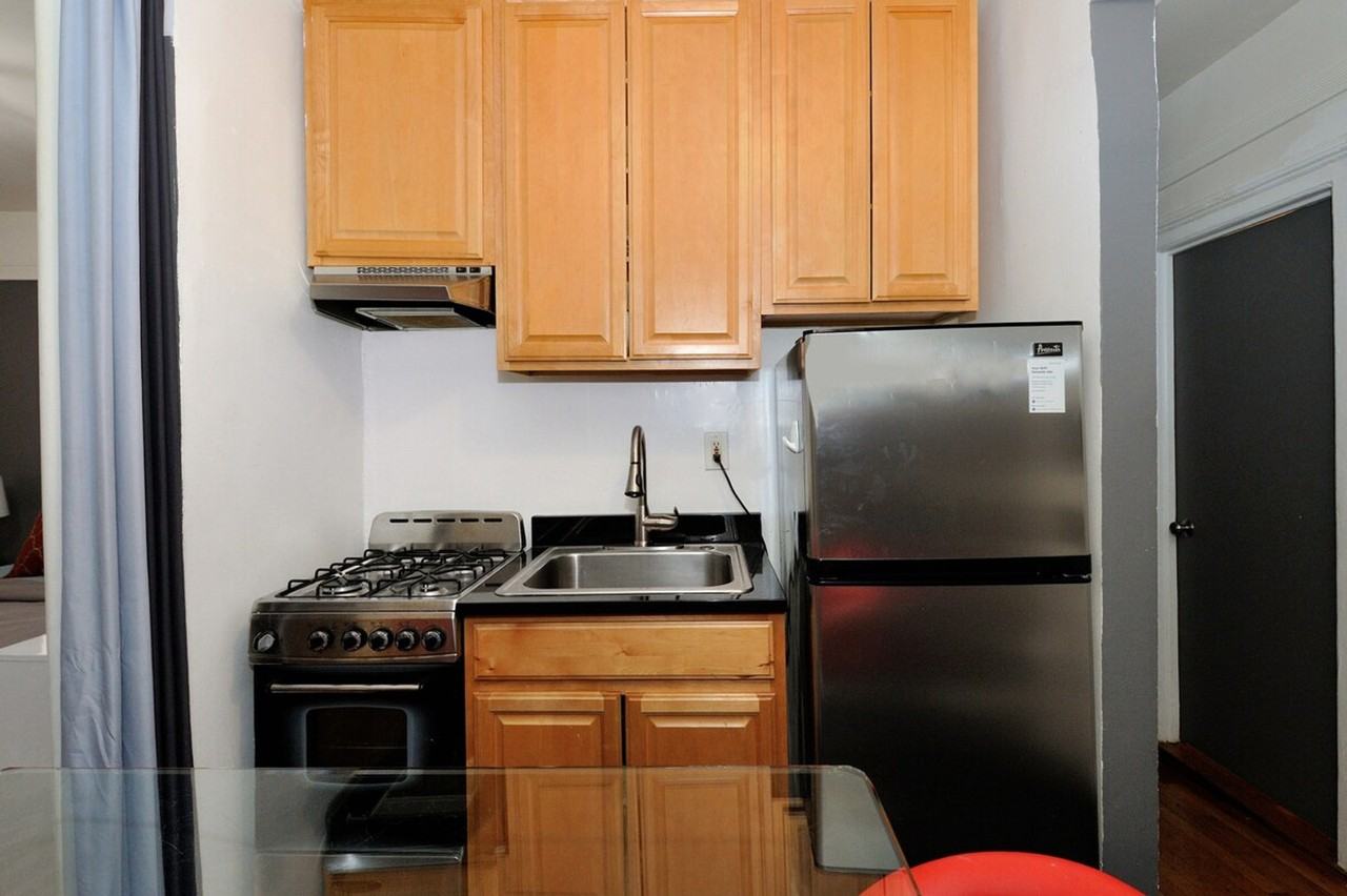 1109 1st Ave #1323944P - Photo 6 of 23