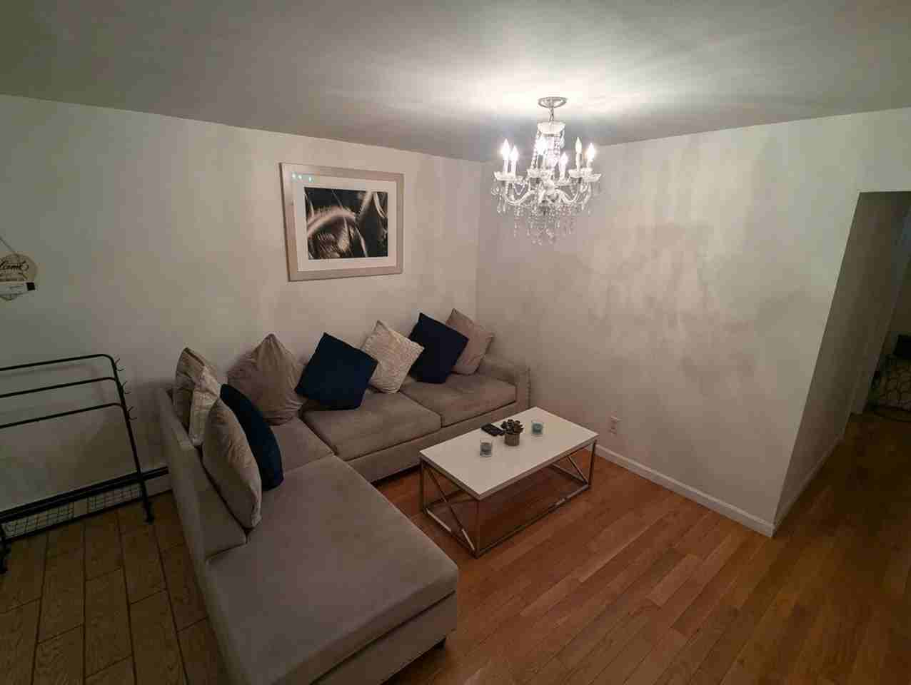 304 E 34th St #1323968P - Photo 2 of 12