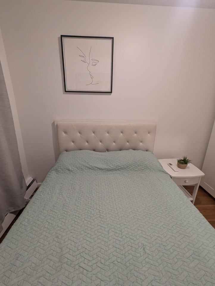 304 E 34th St #1323968P - Photo 7 of 12