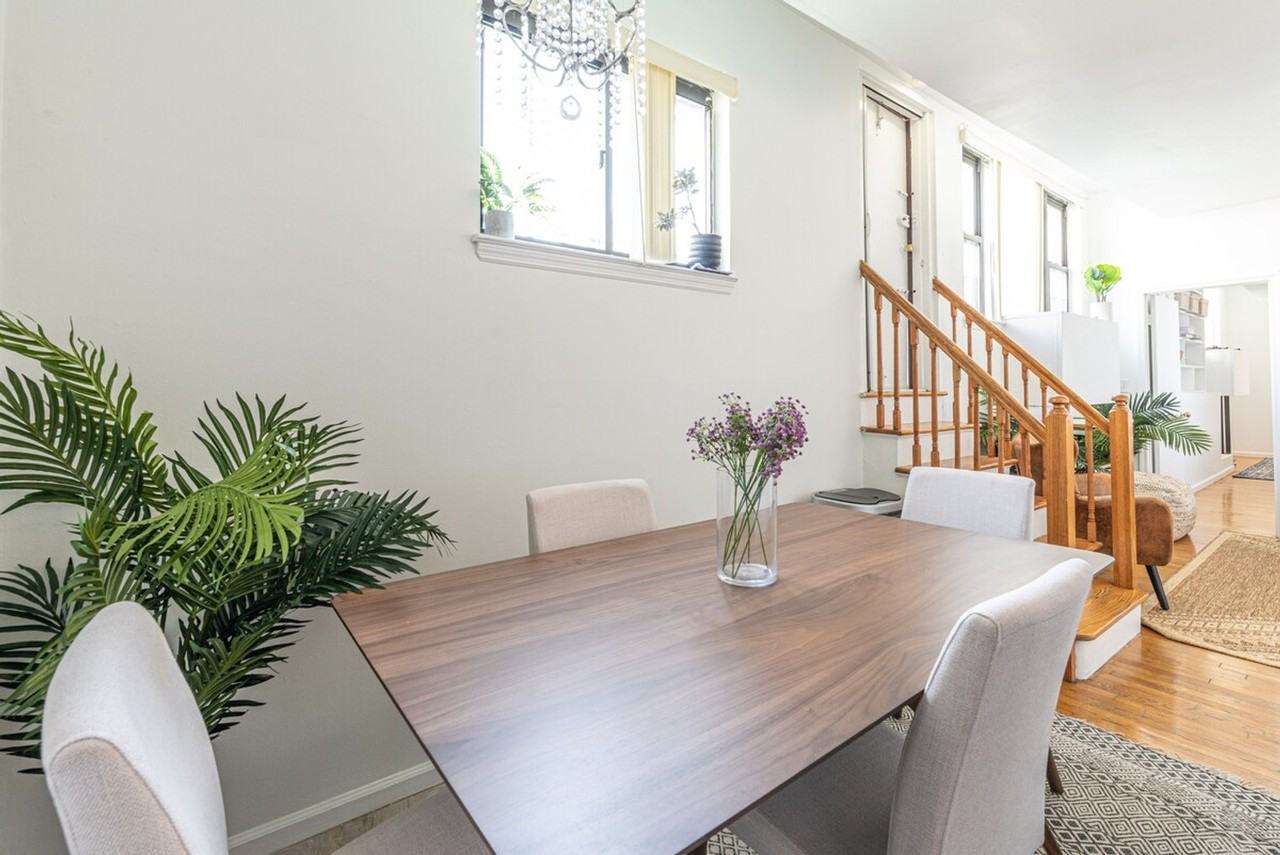 735 10th Ave #1323993P - Photo 5 of 25