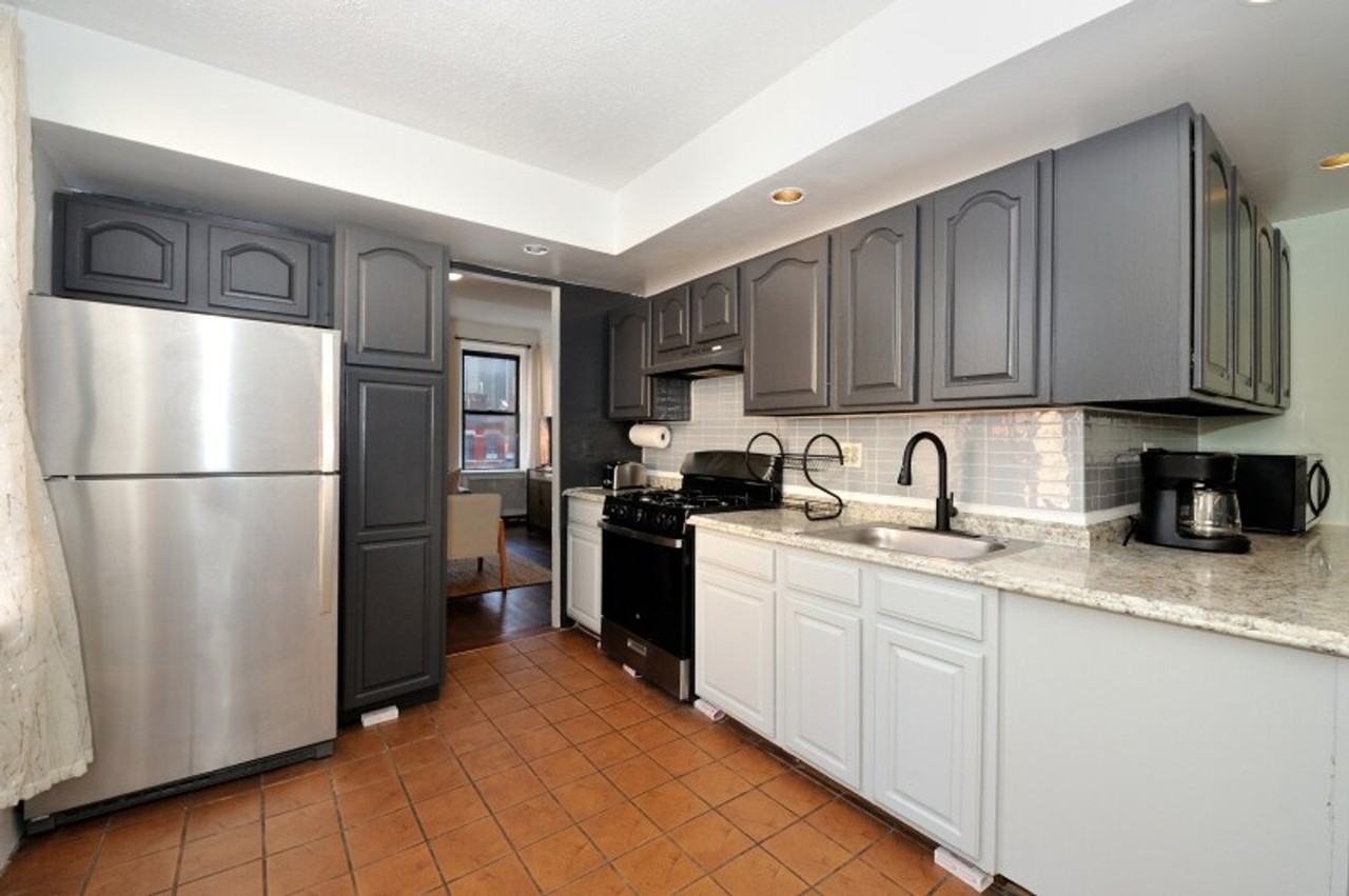 708 9th Ave #1323923P - Photo 2 of 30