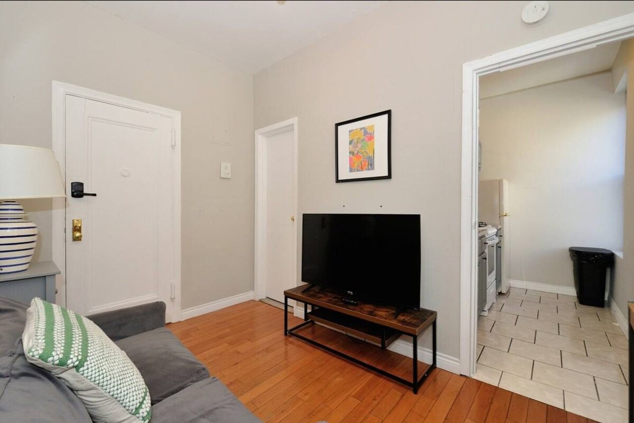 1499 1st Ave #1323903P - Photo 3 of 15