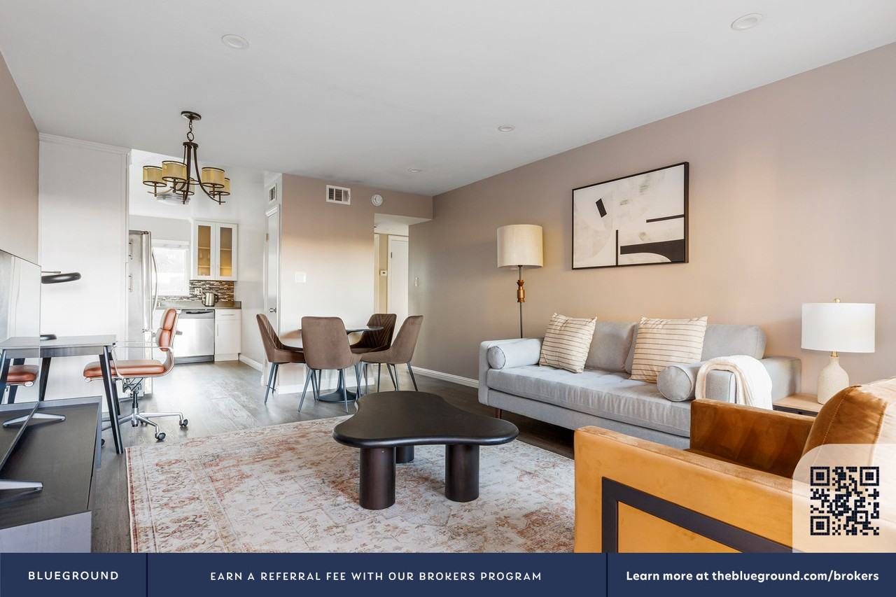 710 Laurel Avenue - Photo 4 of 23