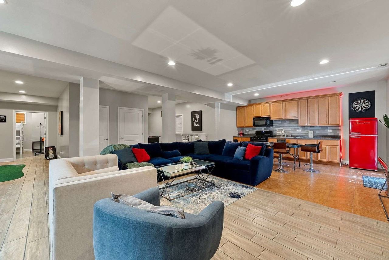 2630 S Throop St #1244908P - Photo 3 of 50