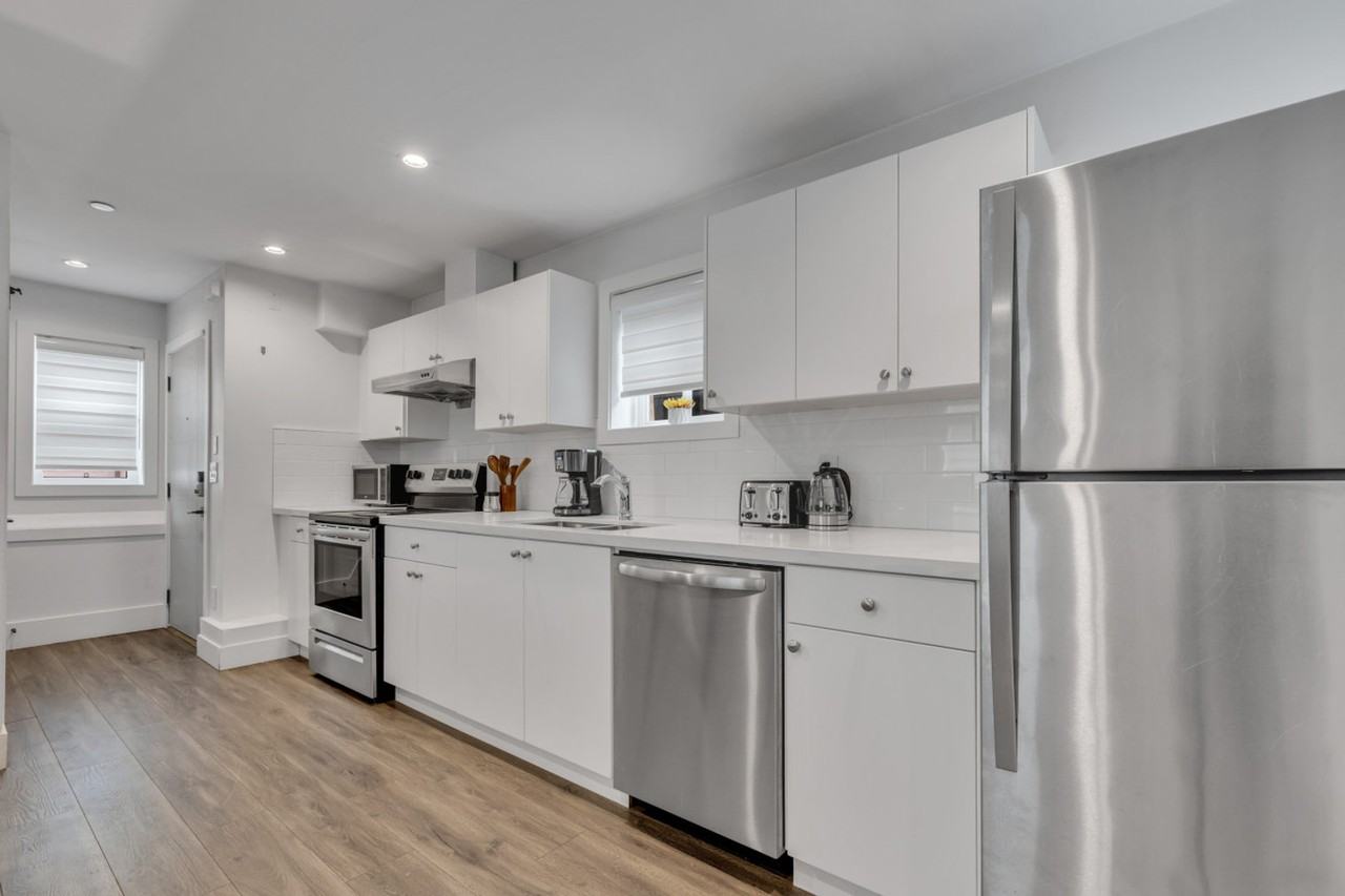 443 East 55th Ave #1265147P - Photo 4 of 13