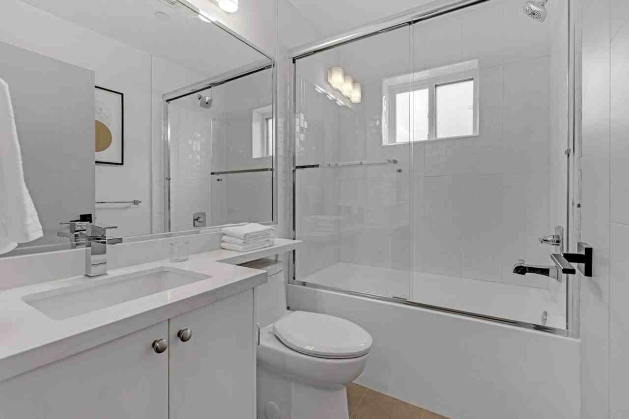 443 East 55th Ave #1265147P - Photo 5 of 13