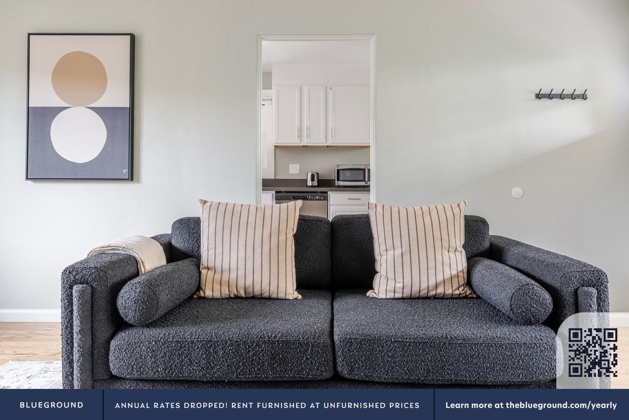 317 Hawthorne Ave #2009 - Photo 4 of 22