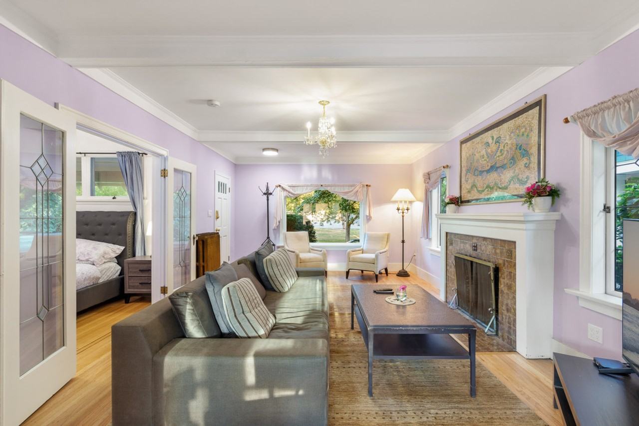 2029 Collingwood St #1296226P - Photo 2 of 32