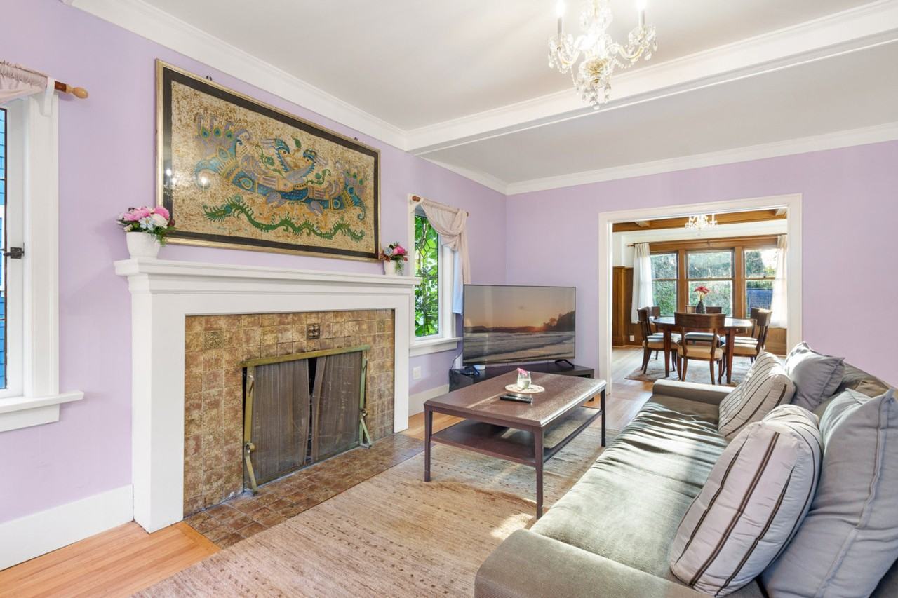 2029 Collingwood St #1296226P - Photo 3 of 32