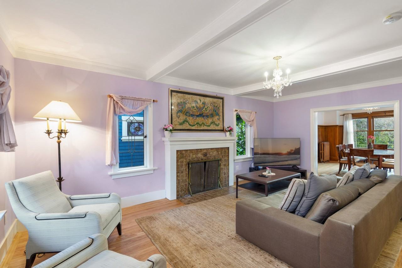 2029 Collingwood St #1296226P - Photo 6 of 32