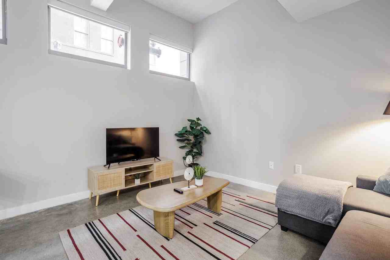 205 West 4th Street - Photo 4 of 47