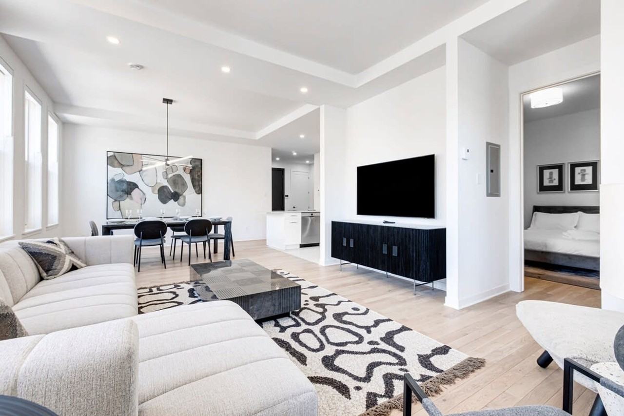 4290 Rue Hutchison - Photo 3 of 62