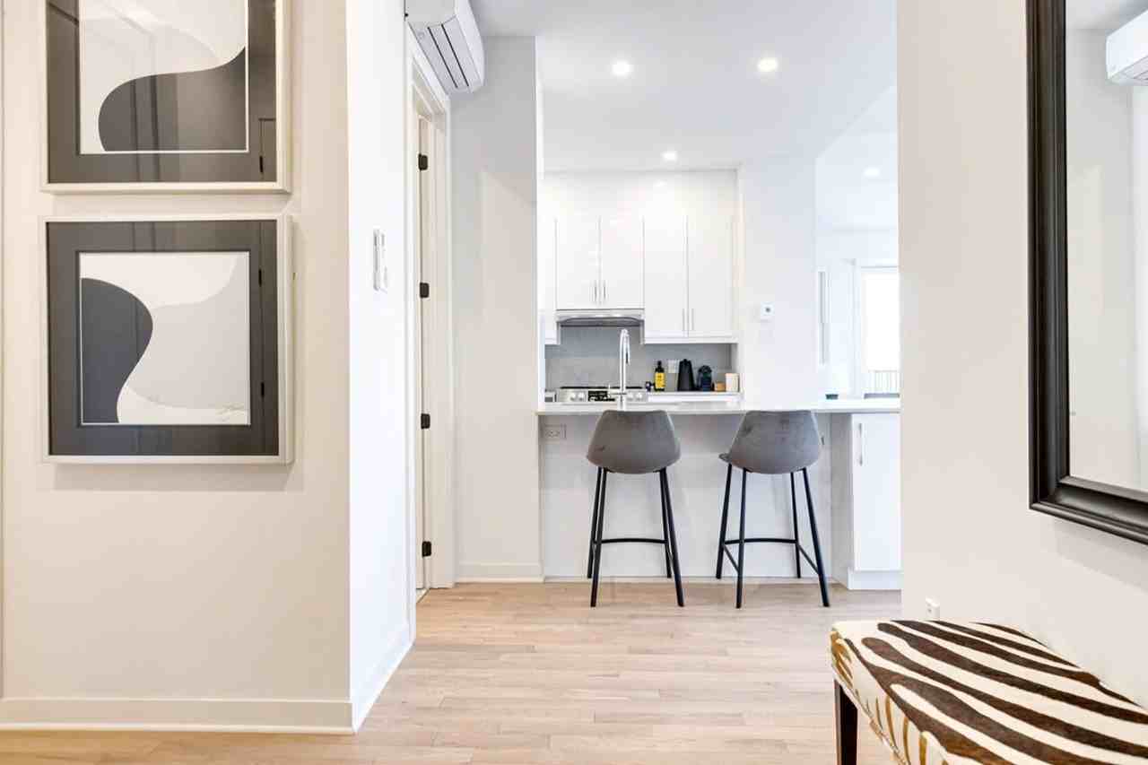 4290 Rue Hutchison - Photo 7 of 62